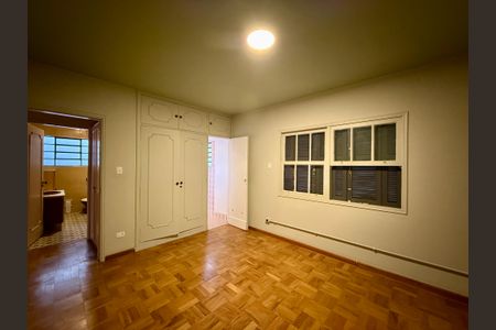 Casa à venda com 250m², 4 quartos e 5 vagasSuíte 3