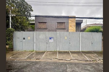 Casa à venda com 250m², 4 quartos e 5 vagasFachada 