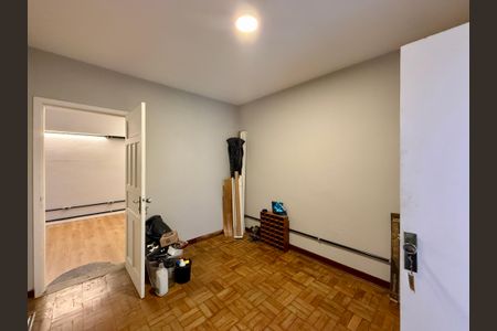 Casa à venda com 250m², 4 quartos e 5 vagasQuarto de Serviço