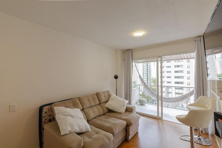 Sala de kitnet/studio para alugar com 1 quarto, 40m² em Indianópolis, São Paulo