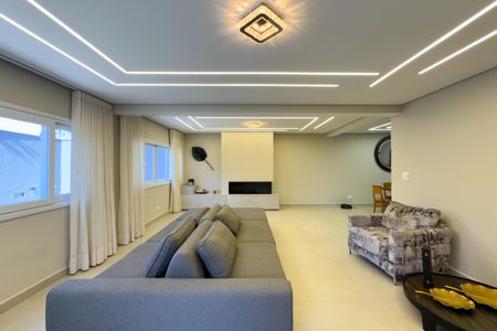 Casa à venda com 290m², 4 quartos e 7 vagas