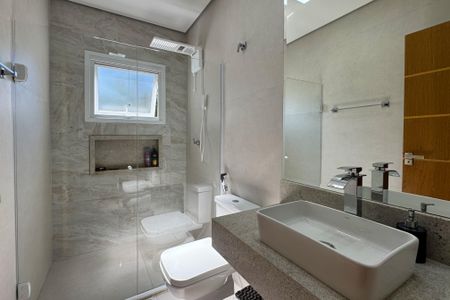 Casa à venda com 290m², 4 quartos e 7 vagas Casa à venda com 290m², 4 quartos e 7 vagasBanheiro - Suíte 1