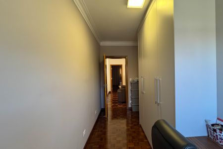 Casa à venda com 290m², 4 quartos e 7 vagas Casa à venda com 290m², 4 quartos e 7 vagasQuarto 1