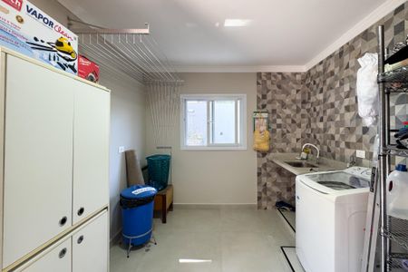 Casa à venda com 290m², 4 quartos e 7 vagas Casa à venda com 290m², 4 quartos e 7 vagasÁrea de Serviço