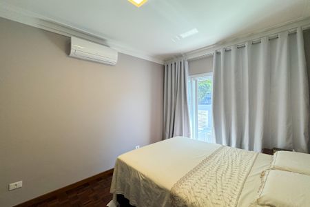 Casa à venda com 290m², 4 quartos e 7 vagas Casa à venda com 290m², 4 quartos e 7 vagasSuíte 1