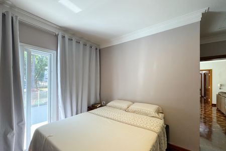 Casa à venda com 290m², 4 quartos e 7 vagas Casa à venda com 290m², 4 quartos e 7 vagasSuíte 1