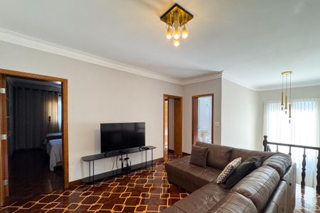 Casa à venda com 290m², 4 quartos e 7 vagas Casa à venda com 290m², 4 quartos e 7 vagasSala de TV