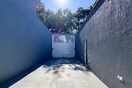 Casa à venda com 290m², 4 quartos e 7 vagas Casa à venda com 290m², 4 quartos e 7 vagasGaragem