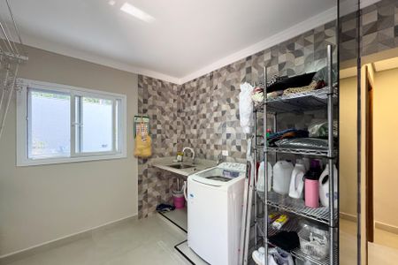 Casa à venda com 290m², 4 quartos e 7 vagas Casa à venda com 290m², 4 quartos e 7 vagasÁrea de Serviço