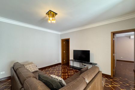 Casa à venda com 290m², 4 quartos e 7 vagas Casa à venda com 290m², 4 quartos e 7 vagasSala de TV