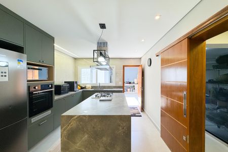 Casa à venda com 290m², 4 quartos e 7 vagas Casa à venda com 290m², 4 quartos e 7 vagasCozinha