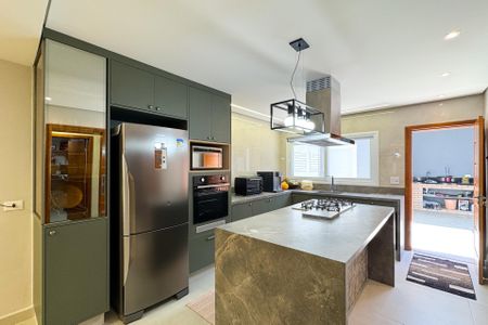 Casa à venda com 290m², 4 quartos e 7 vagas Casa à venda com 290m², 4 quartos e 7 vagasCozinha