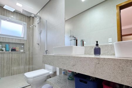 Casa à venda com 290m², 4 quartos e 7 vagas Casa à venda com 290m², 4 quartos e 7 vagasBanheiro - Suíte 2