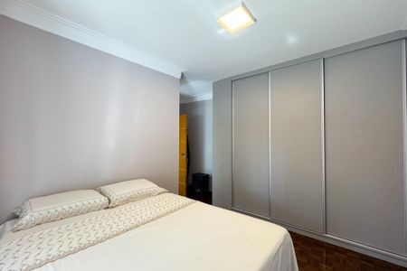 Casa à venda com 290m², 4 quartos e 7 vagas Casa à venda com 290m², 4 quartos e 7 vagasSuíte 1