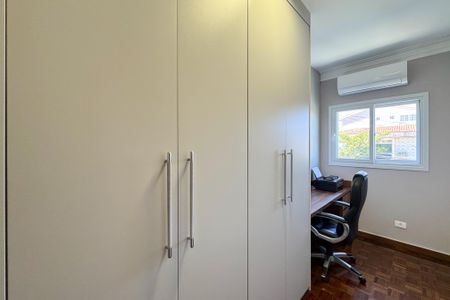 Casa à venda com 290m², 4 quartos e 7 vagas Casa à venda com 290m², 4 quartos e 7 vagasQuarto 1