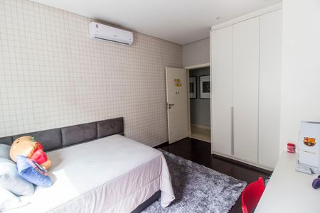 Casa de condomínio à venda com 341m², 2 quartos e 4 vagas Casa de condomínio à venda com 341m², 2 quartos e 4 vagasSuíte 4