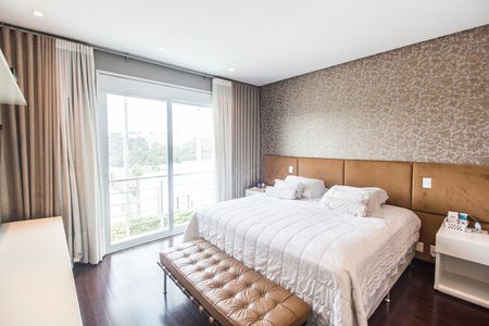 Casa de condomínio à venda com 341m², 2 quartos e 4 vagas Casa de condomínio à venda com 341m², 2 quartos e 4 vagasSuíte master