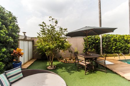 Casa de condomínio à venda com 341m², 2 quartos e 4 vagas Casa de condomínio à venda com 341m², 2 quartos e 4 vagasQuintal
