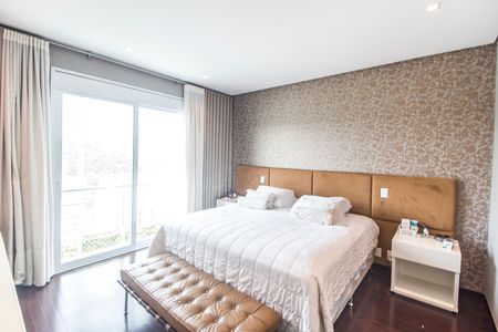 Casa de condomínio à venda com 341m², 2 quartos e 4 vagas Casa de condomínio à venda com 341m², 2 quartos e 4 vagasSuíte master