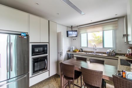 Casa de condomínio à venda com 341m², 2 quartos e 4 vagas Casa de condomínio à venda com 341m², 2 quartos e 4 vagasCozinha