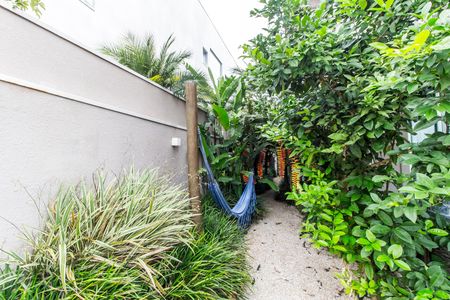 Casa de condomínio à venda com 341m², 2 quartos e 4 vagas Casa de condomínio à venda com 341m², 2 quartos e 4 vagasQuintal