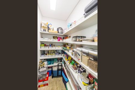 Casa de condomínio à venda com 341m², 2 quartos e 4 vagas Casa de condomínio à venda com 341m², 2 quartos e 4 vagasDespensa