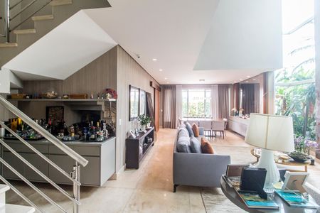 Casa de condomínio à venda com 341m², 2 quartos e 4 vagas Casa de condomínio à venda com 341m², 2 quartos e 4 vagasSala