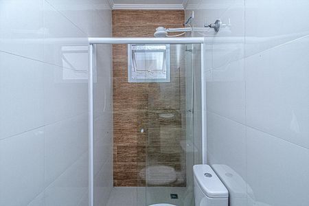 Casa de condomínio para alugar com 130m², 3 quartos e 2 vagasbanheiro social_2