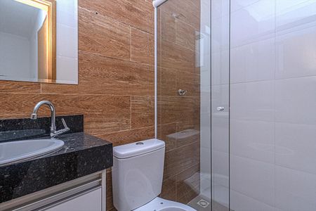 Casa de condomínio para alugar com 130m², 3 quartos e 2 vagasbanheiro na suíte_1