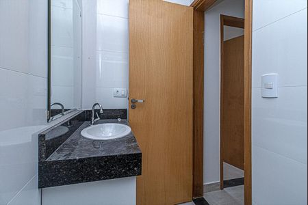 Casa de condomínio para alugar com 130m², 3 quartos e 2 vagasbanheiro social_4