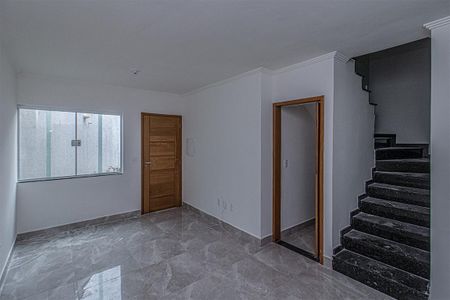 Casa de condomínio para alugar com 130m², 3 quartos e 2 vagassala_3