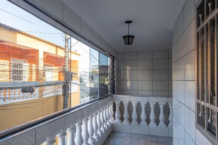 Casa para alugar com 85m², 3 quartos e sem vagaVaranda