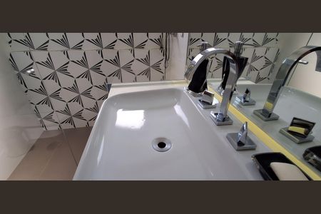 Apartamento à venda com 141m², 3 quartos e 2 vagasBanheiro Suíte 