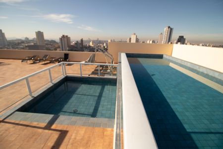 Apartamento para alugar com 24m², 2 quartos e sem vaga Apartamento para alugar com 24m², 2 quartos e sem vagaÁrea comum - Piscina