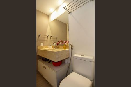 Banheiro de apartamento para alugar com 1 quarto, 57m² em Pinheiros, São Paulo