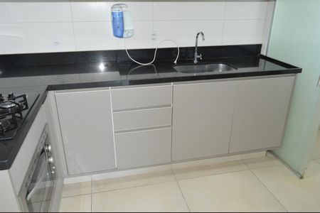 Apartamento para alugar com 70m², 2 quartos e 2 vagasCozinha