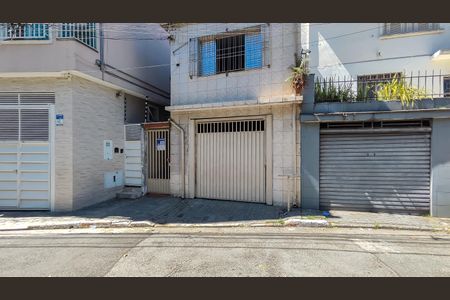 Casa para alugar com 130m², 2 quartos e sem vagaFachada