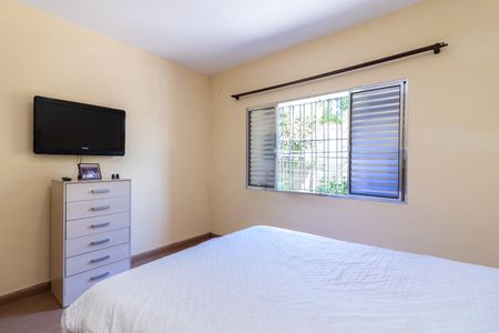 Quarto 2 de casa à venda com 4 quartos, 200m² em Chora Menino, São Paulo