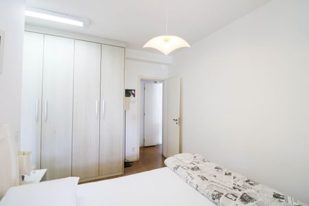 Apartamento à venda com 75m², 2 quartos e 2 vagasSuíte
