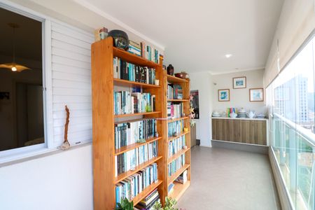 Apartamento à venda com 75m², 2 quartos e 2 vagasVaranda