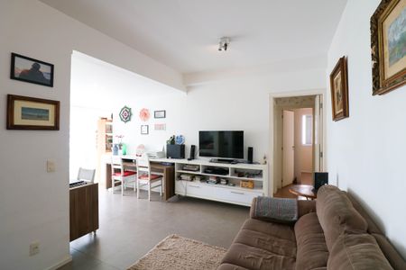 Apartamento à venda com 75m², 2 quartos e 2 vagasSala