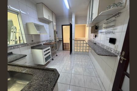 Casa à venda com 270m², 3 quartos e 2 vagasCozinha