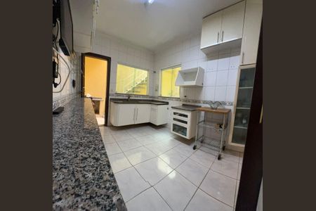 Casa à venda com 270m², 3 quartos e 2 vagasCozinha