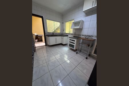 Casa à venda com 270m², 3 quartos e 2 vagasCozinha