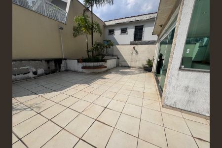 Casa à venda com 270m², 3 quartos e 2 vagasÁrea externa