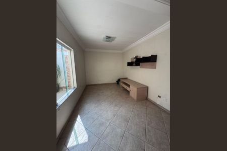 Casa à venda com 270m², 3 quartos e 2 vagasSala