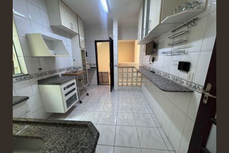Casa à venda com 270m², 3 quartos e 2 vagasCozinha