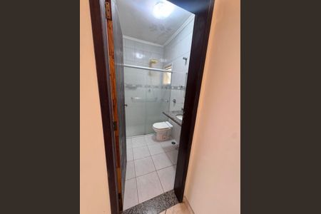 Casa à venda com 270m², 3 quartos e 2 vagasBanheiro
