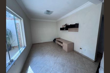 Casa à venda com 270m², 3 quartos e 2 vagasSala