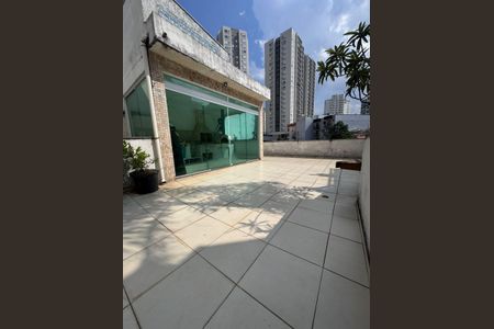 Casa à venda com 270m², 3 quartos e 2 vagasÁrea externa